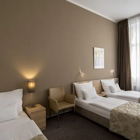 Pav Hotel 3*