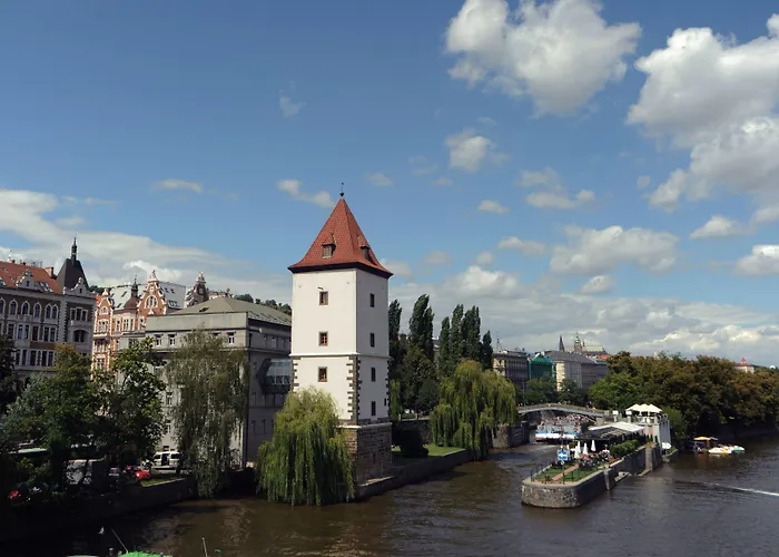 Páv Hotel 3*