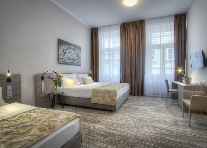 Páv Hotel 3*