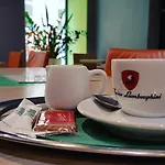 Pav Otel