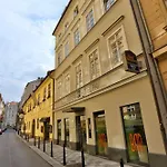 Pav Otel