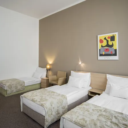 Pav Hotel