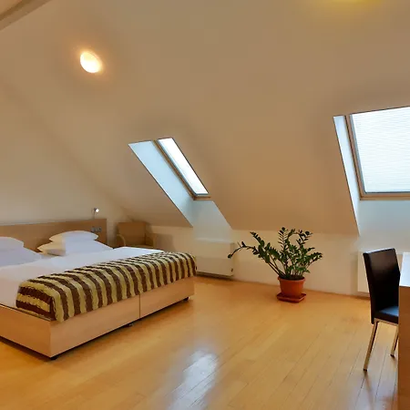 Otel Pav Prag