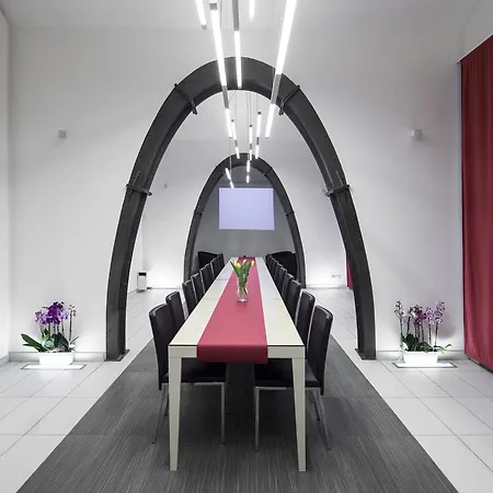 Otel Pav