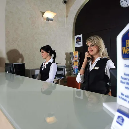 Pav Otel 3*