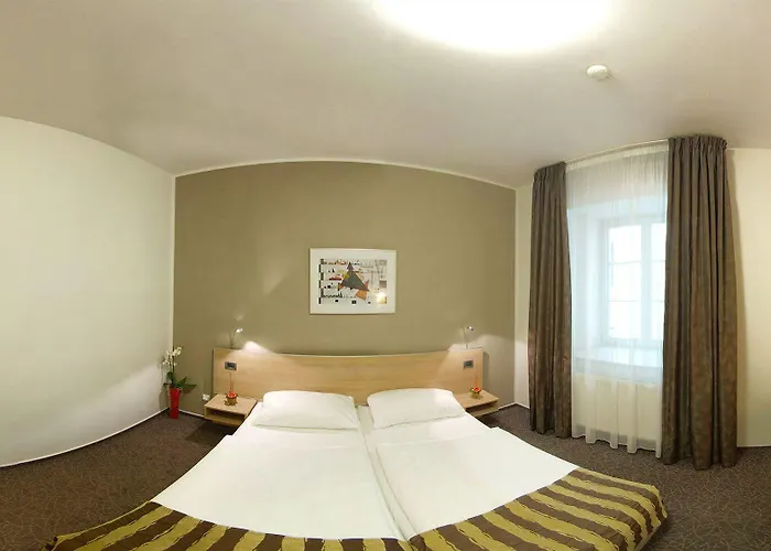 Pav Hotel
