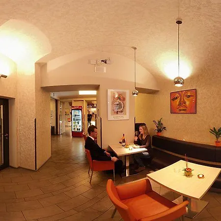 Pav Hotell 3*