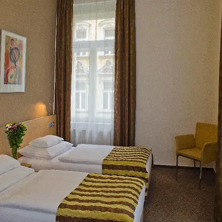Pav Hotell