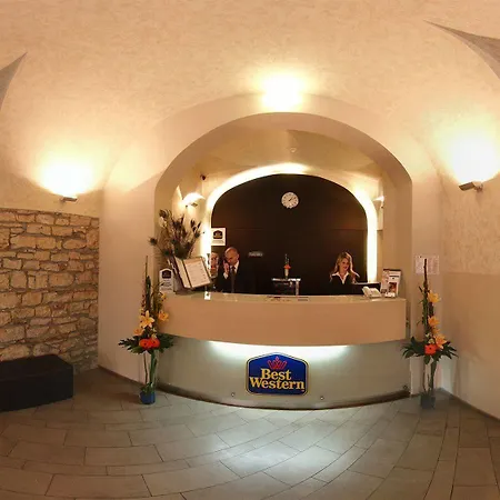 Pav Hotell