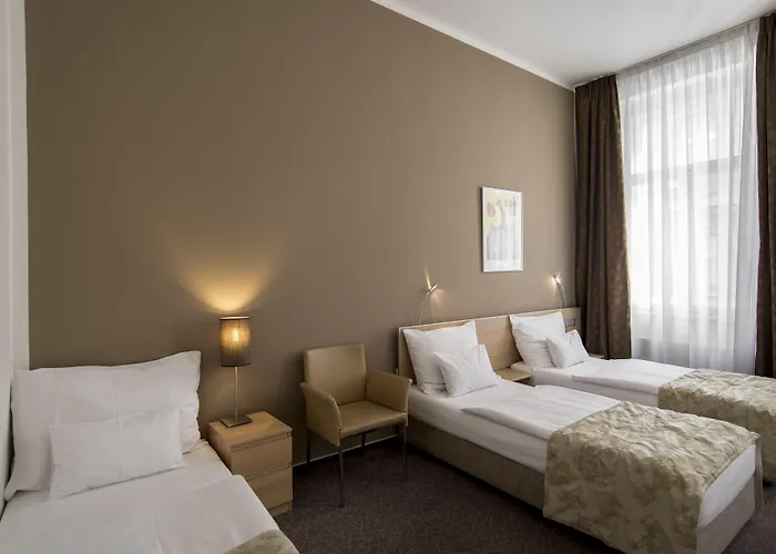 Pav Otel 3*